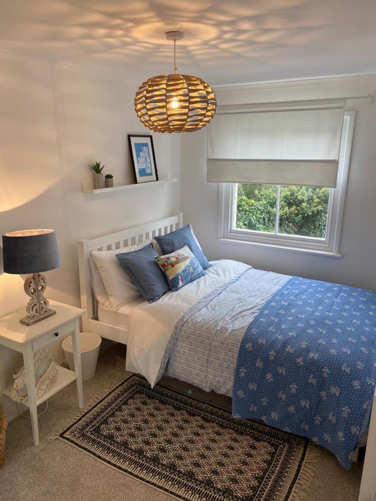 Centrally Located, Comfortable Apartment Near Station, Beach And North Laines Brighton Oda fotoğraf